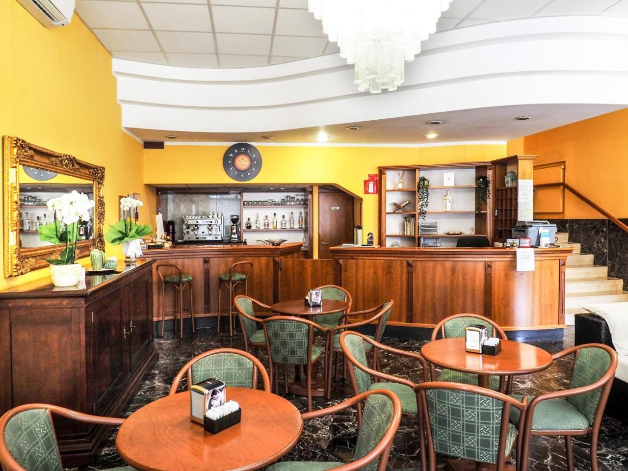 Hotel Select SantʼIlario dʼEnza Dış mekan fotoğraf